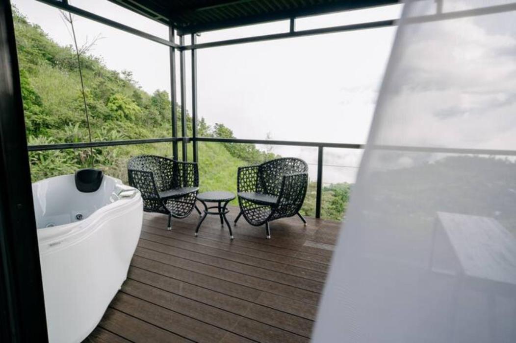 Grey Rock Mountain Cabin W/ Jacuzzi Balamban Экстерьер фото