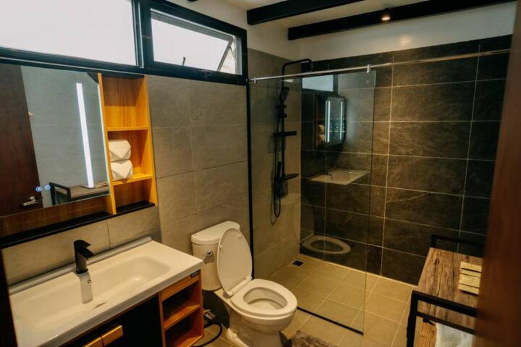 Grey Rock Mountain Cabin W/ Jacuzzi Balamban Экстерьер фото